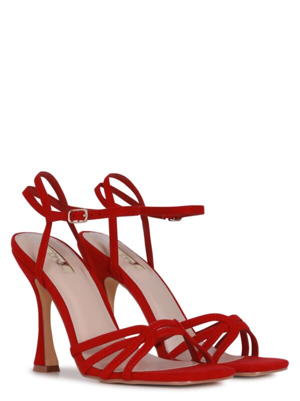 Elevate Your Summer Wardrobe with Heeled Sandals - Image 3