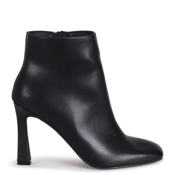 Waterproof Outdoor Boots – Ready for Any Weather Conditions - Image 2