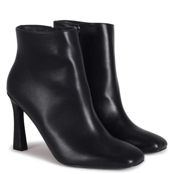 Waterproof Outdoor Boots – Ready for Any Weather Conditions - Image 3