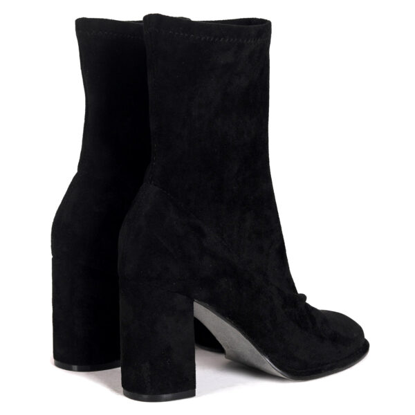 Vintage-Inspired Boots – Classic Designs with a Modern Twist - Image 4