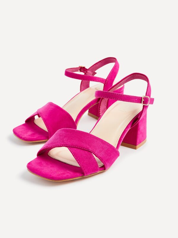 Versatile Heeled Sandals: Comfort Meets Style - Image 4